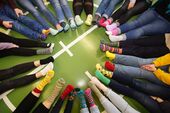 Bunte Socken zum "Welt-Down-Syndrom Tag"