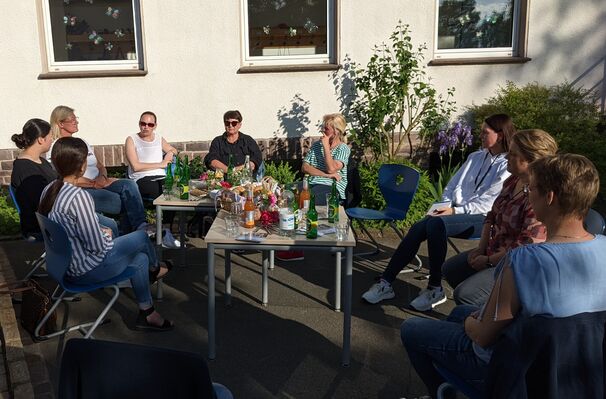 Kleine, aber feine Runde beim 6. Elterncafé