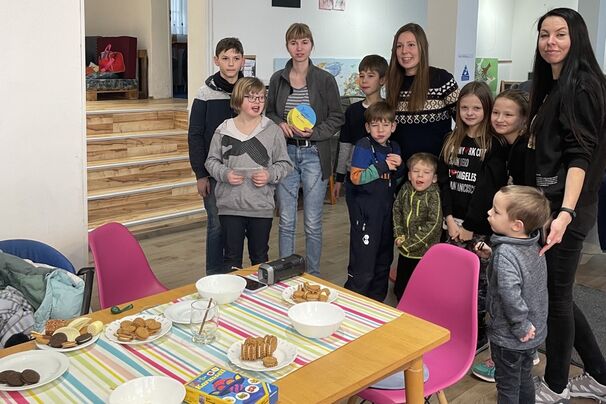 Herzlich wurden die Gäste aus der von-Galen-Schule beim Verein Zweite Heimat e.V. in Warburg empfangen.